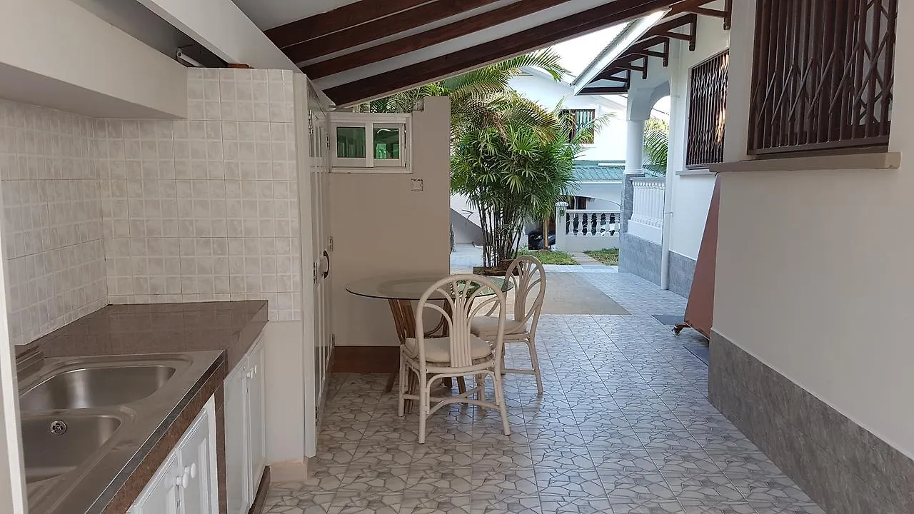 Drake Seaside Studio Apartments Bel Ombre